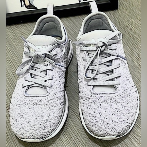 APL Techloom Phantom running shoes Knit Textile Upper light grey color size 7.5 - Picture 1 of 10